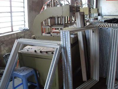 塑料门窗市场概览 从供货商到加工设备的全产业链解析