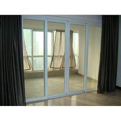 玻璃隔断与门窗加工 现代建筑的选择与冠府门窗的专业优势